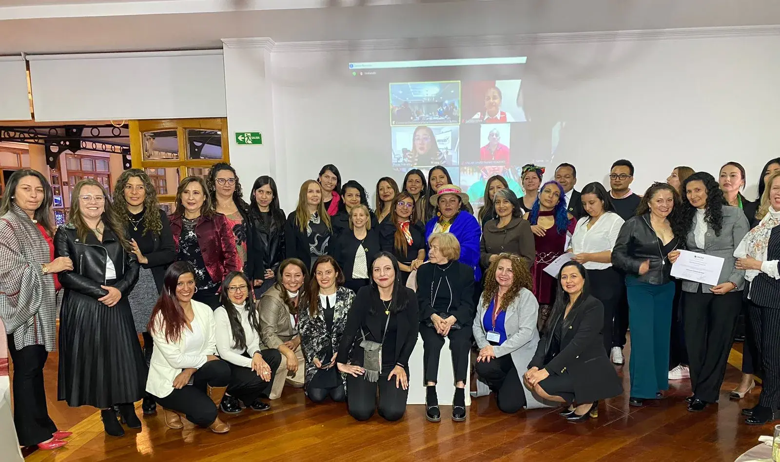 03 EGRESADOS FUNDADORA